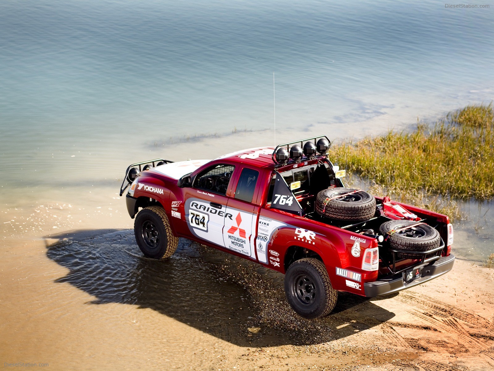 Mitsubishi Baja Raider